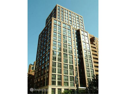 Exterior, Facade, Highrise
