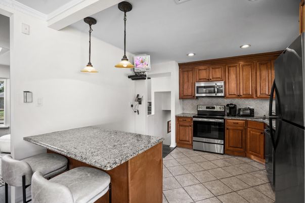 Interior, Kitchen, Pendant Lights, Recessed Lighting, Stainless Steel Appliances