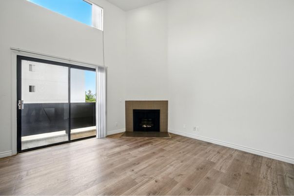 Empty room, Fireplace, Interior, Wood Texture Flooring