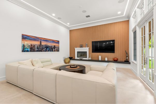 Fireplace, Interior, Living room, Recessed Lighting, Washer