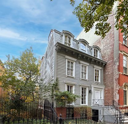 Exterior, Facade, Brick Facade, Rowhouse