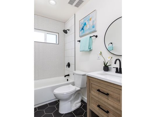 Bathroom, Interior, Recessed Lighting