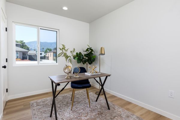 Home Office, Interior, Recessed Lighting, Wood Texture Flooring