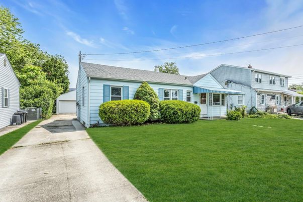 Backyard, Detached Garage, Exterior, Facade, Cape Cod