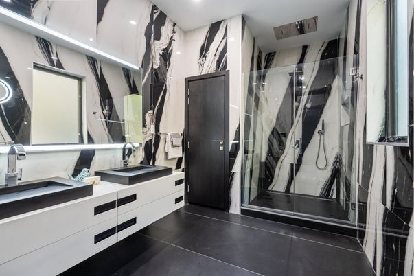 Bathroom, Dual Sink Vanities, Interior, Recessed Lighting