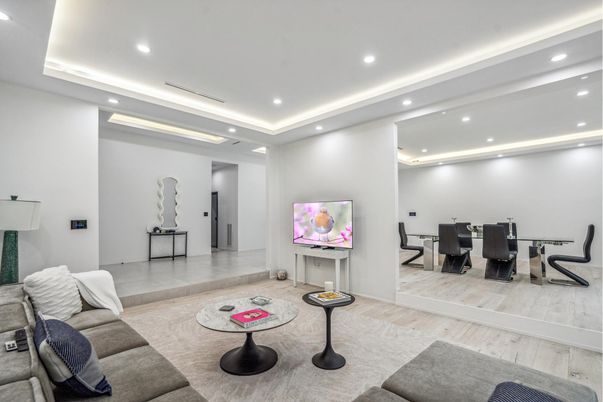Interior, Living room, Recessed Lighting, Wood Texture Flooring