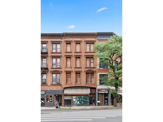 Exterior, Facade, Brownstone