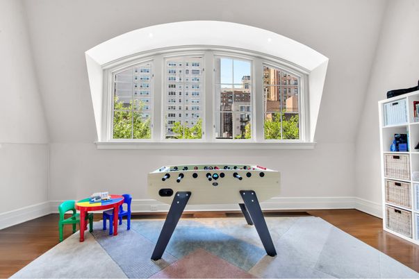Game Room, Interior, Wood Texture Flooring