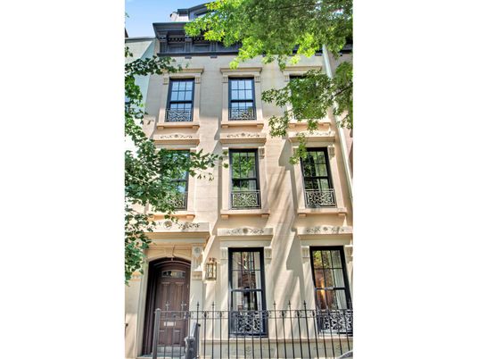 Exterior, Facade, Brownstone