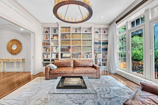 Interior, Living room, Pendant Lights, Recessed Lighting, Wood Texture Flooring