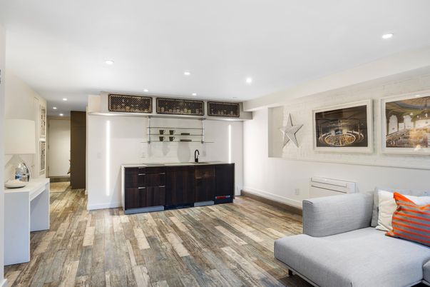 Interior, Recessed Lighting, Wood Texture Flooring
