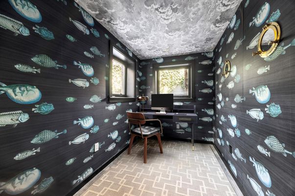 Home Office, Interior