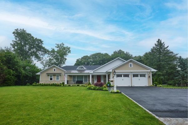 Attached, Exterior, Facade, Ranch