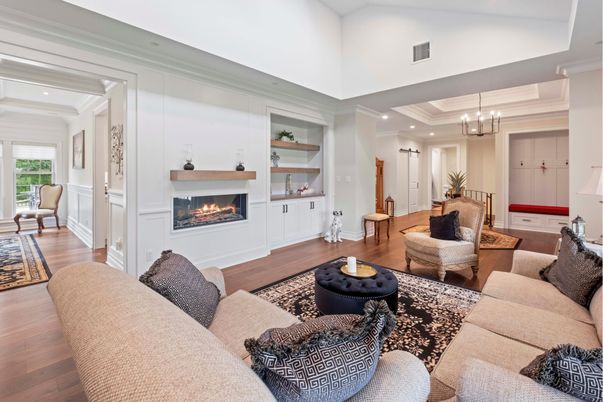 Chandelier, Fireplace, Interior, Living room, Pendant Lights, Recessed Lighting, Wood Texture Flooring