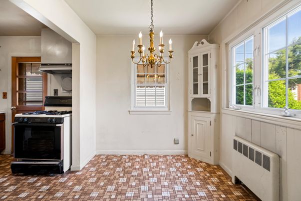 Chandelier, Interior, Kitchen