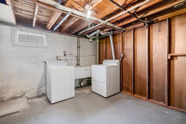Interior, Washer, Wooden Beams, Wooden Ceilings