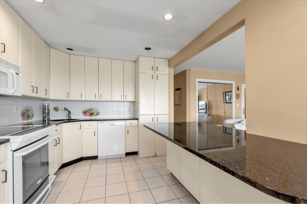 Interior, Kitchen, Recessed Lighting