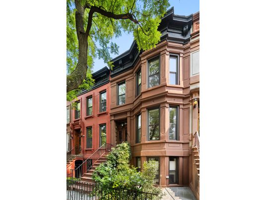 Exterior, Facade, Brownstone