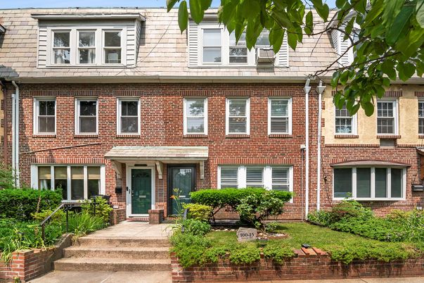 Exterior, Facade, Brick Facade, Rowhouse