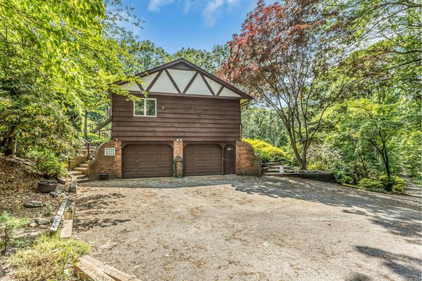 Detached Garage, Exterior