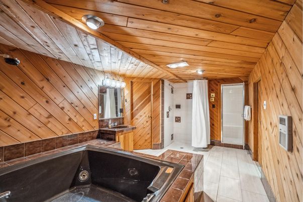 Bathroom, Interior, Wooden Ceilings, Wooden Walls