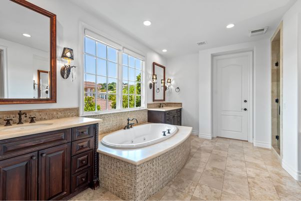 Bathroom, Interior, Recessed Lighting