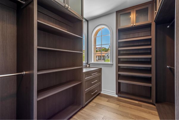 Interior, Walk-in Closets, Wood Texture Flooring