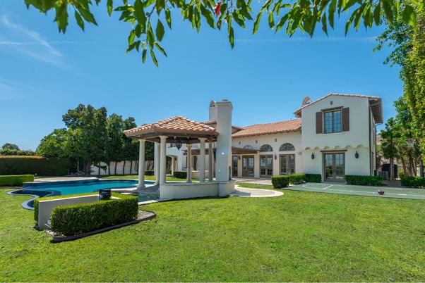 Backyard, Exterior, Pool