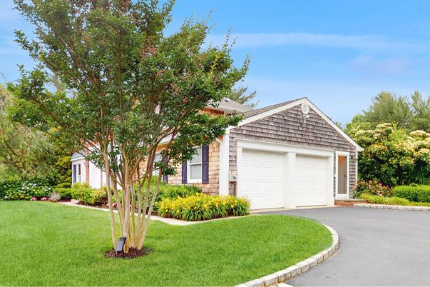 Attached, Exterior, Facade, Ranch