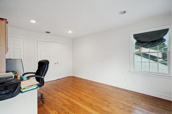 Home Office, Interior, Recessed Lighting, Wood Texture Flooring