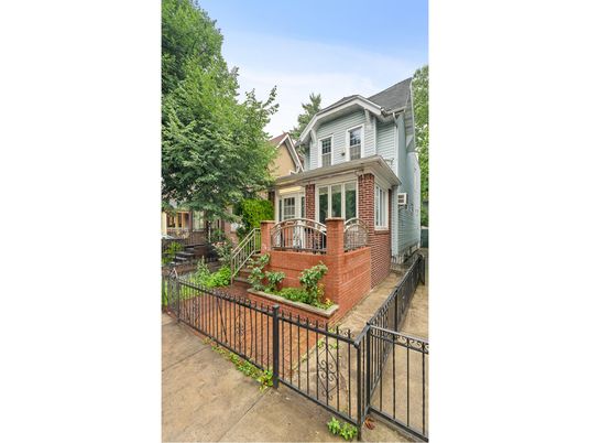 Exterior, Facade, Brick Facade, Queen Anne Victorian