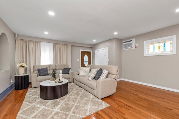 Interior, Living room, Recessed Lighting, Wood Texture Flooring