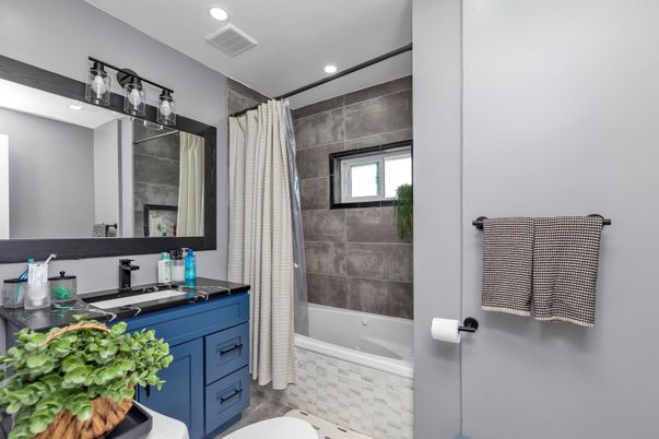 Bathroom, Interior, Recessed Lighting