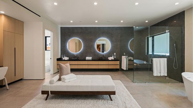 Bathroom, Dual Sink Vanities, Interior, Recessed Lighting