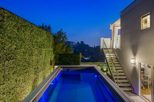 Exterior, Pool, Other