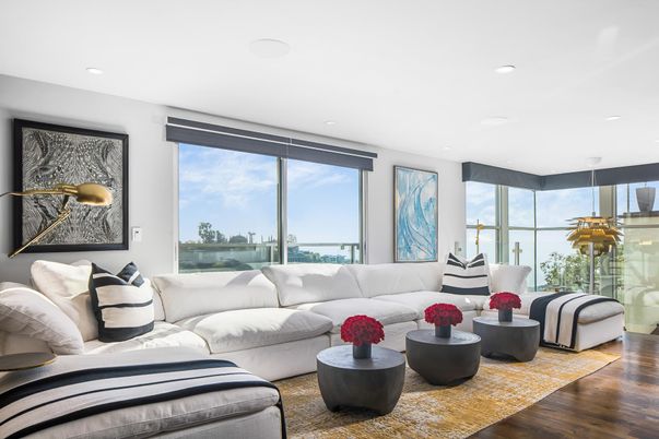 Interior, Living room, Pendant Lights, Recessed Lighting, Water, Wood Texture Flooring