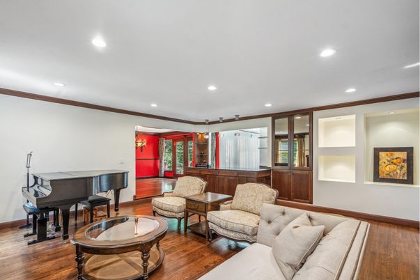 Interior, Living room, Piano, Recessed Lighting, Wood Texture Flooring