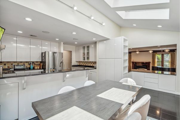 Dining room, Interior, Kitchen, Recessed Lighting, Stainless Steel Appliances