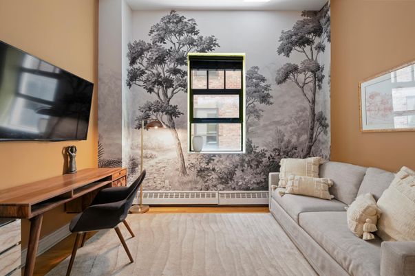 Home Office, Interior