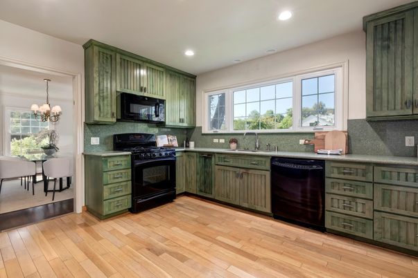Chandelier, Interior, Kitchen, Recessed Lighting, Wood Texture Flooring