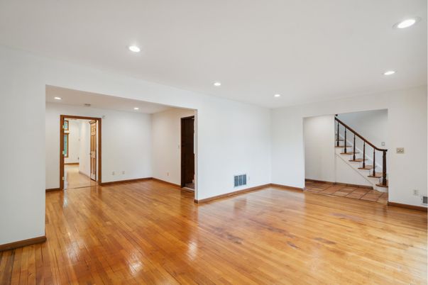 Empty room, Interior, Recessed Lighting, Wood Texture Flooring
