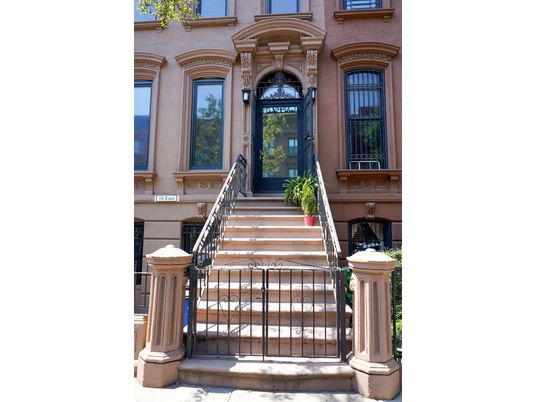 Exterior, Facade, Brownstone