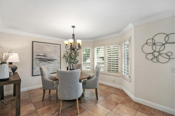 Chandelier, Dining room, Interior