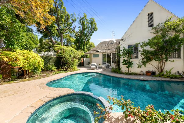 Exterior, Pool