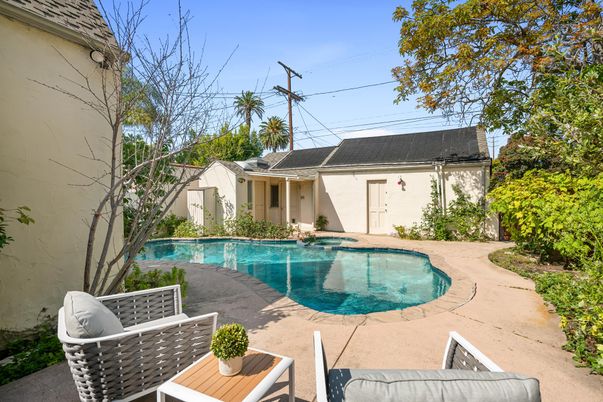 Exterior, Pool