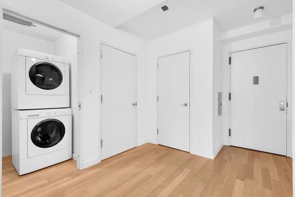 Interior, Utility Closets, Washer, Wood Texture Flooring