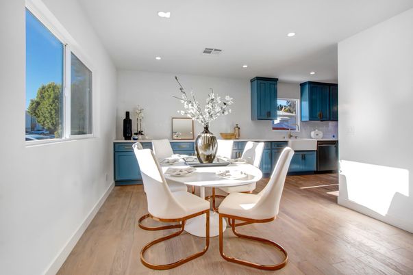 Dining room, Interior, Kitchen, Recessed Lighting, Wood Texture Flooring