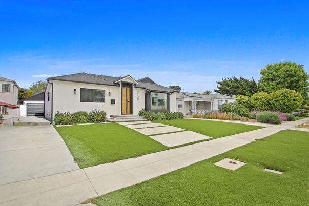 Backyard, Exterior, Facade, Ranch