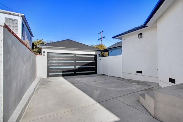 Detached Garage, Exterior