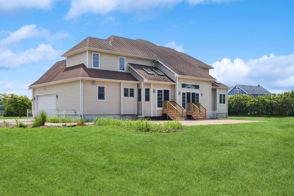 Attached, Backyard, Exterior, Facade, Queen Anne Victorian